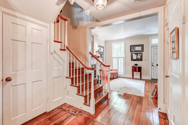 009-029-Hallway-2048x1536