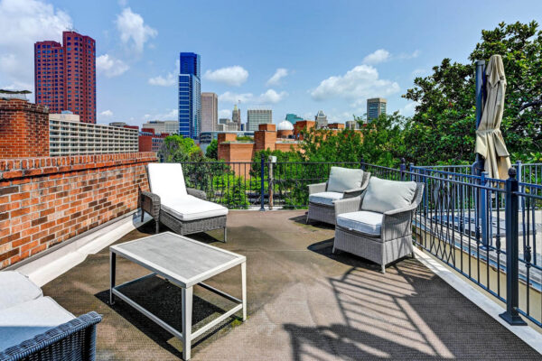 032-002-Balcony-2048x1536